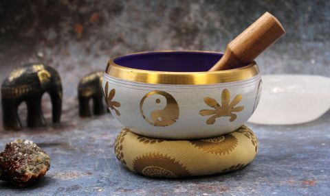 Lrg Yin & Yang Singing Bowl Set- White Purple 14cm