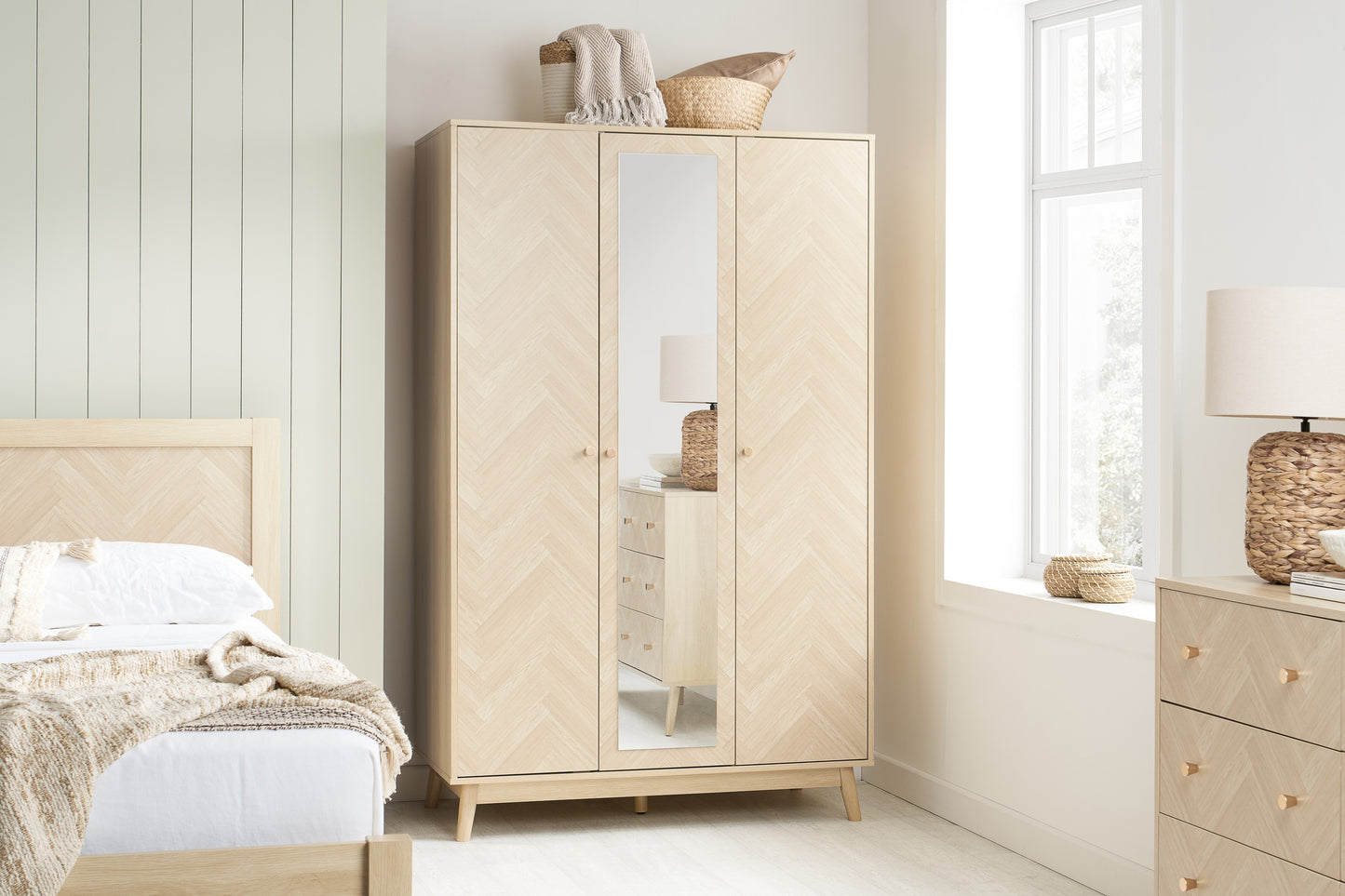 Herringford 3 Door Wardrobe With Mirror