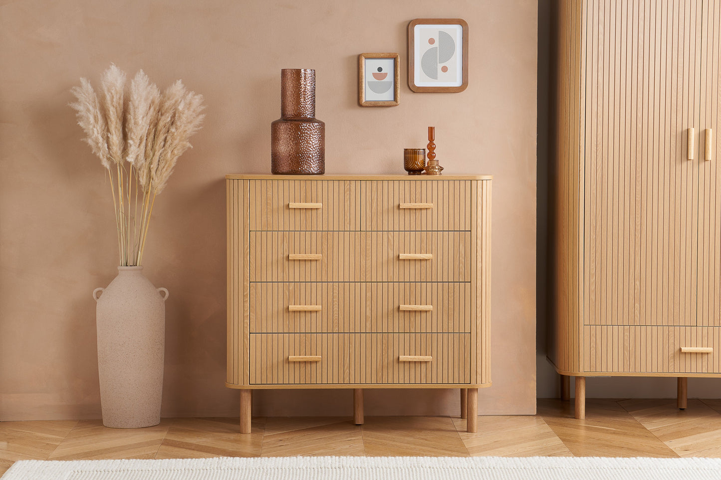 Axel 5 Drawer Fluted Chest