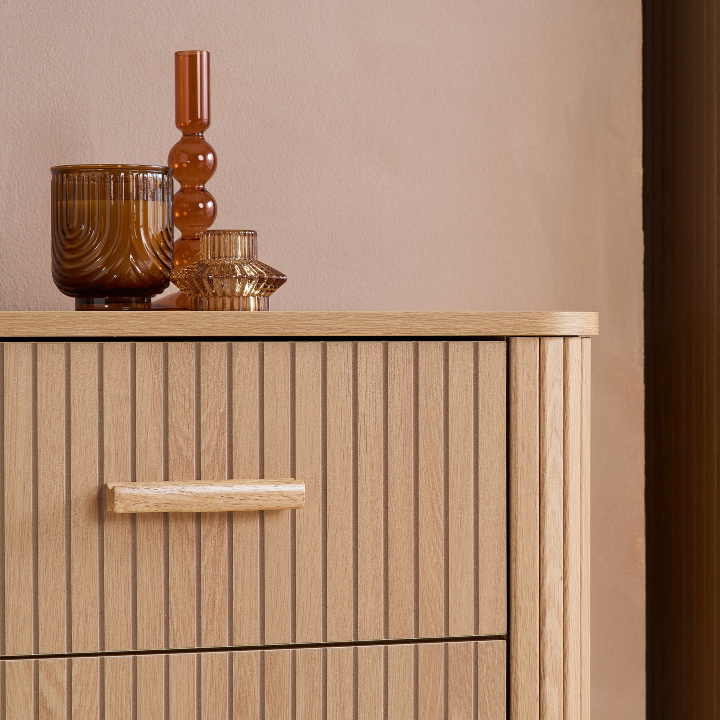 Axel 5 Drawer Fluted Chest