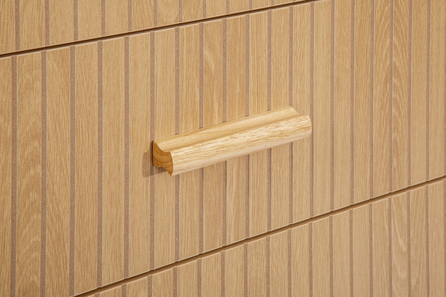 Axel 5 Drawer Fluted Chest
