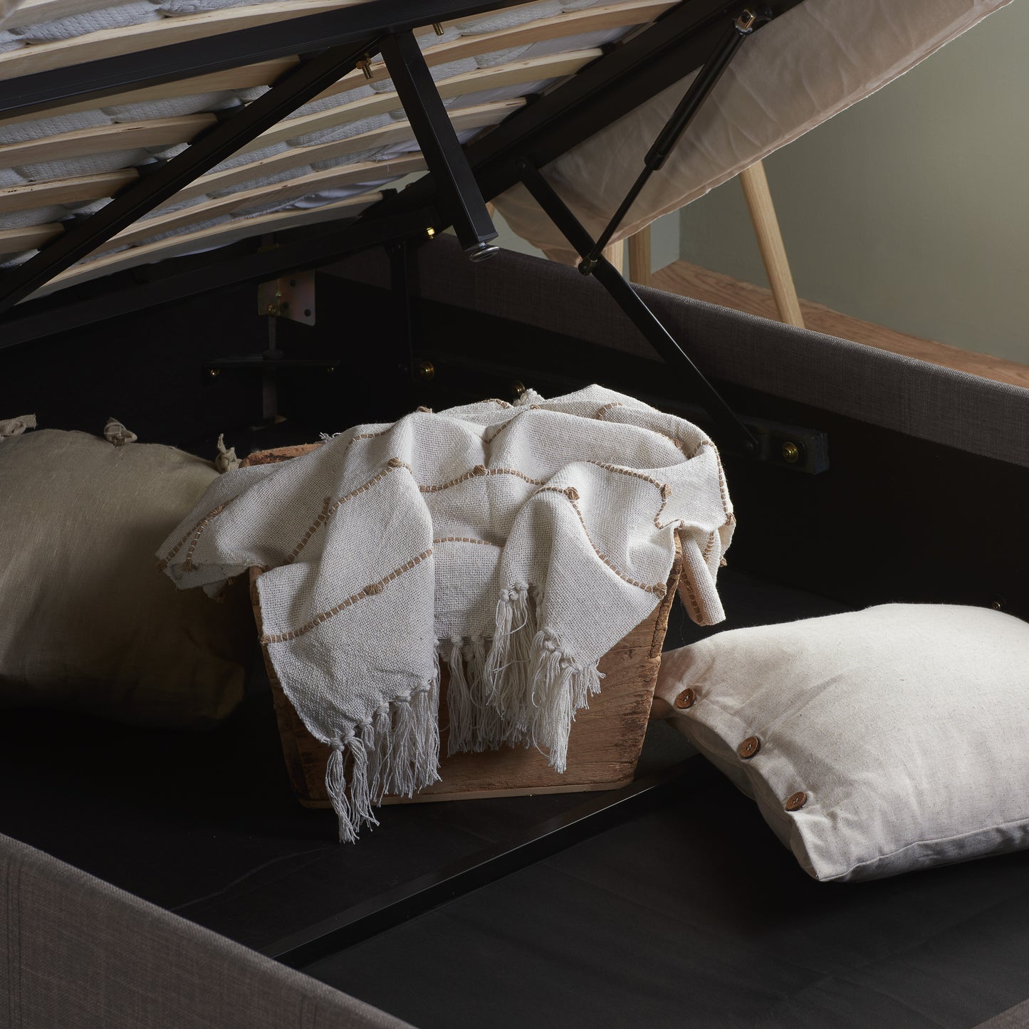 Berlin King Ottoman Bed