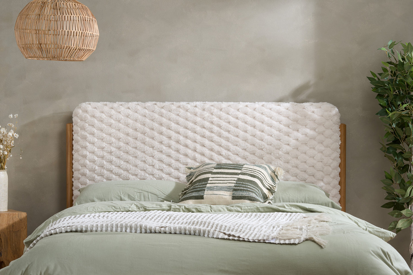 Hatti Double Bed