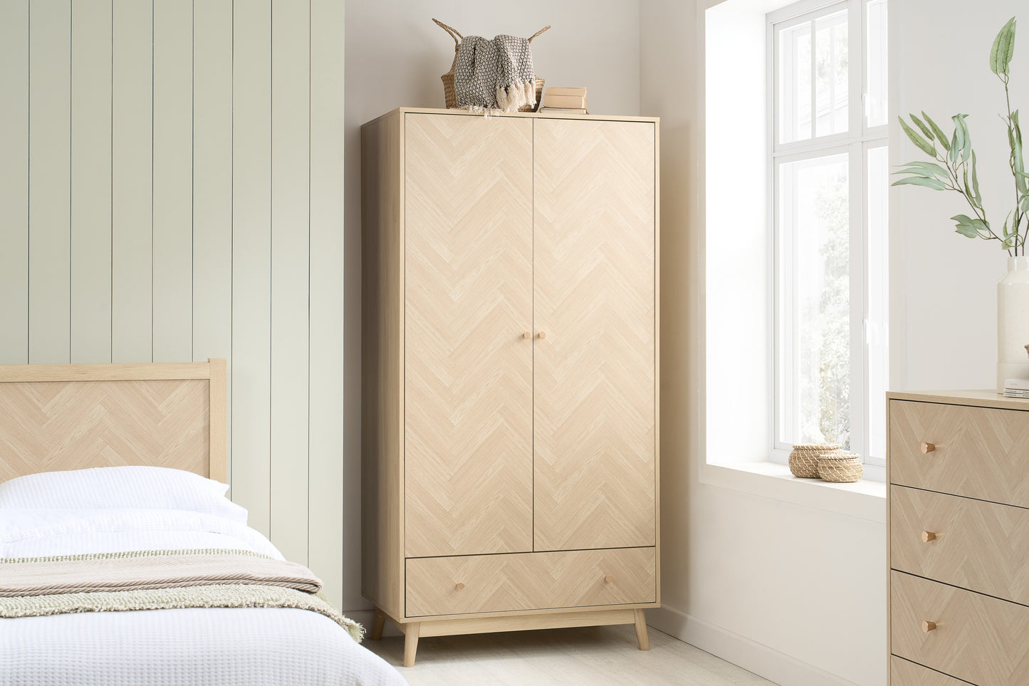 Herringford 2 Door 1 Drawer Wardrobe