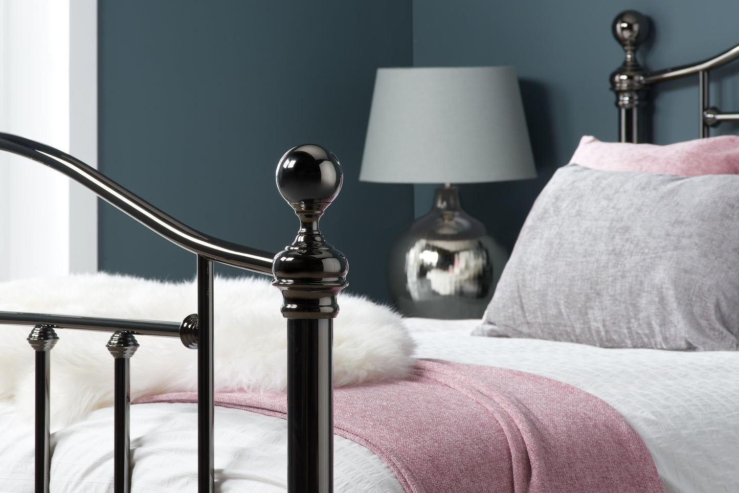Victoria Double Bed